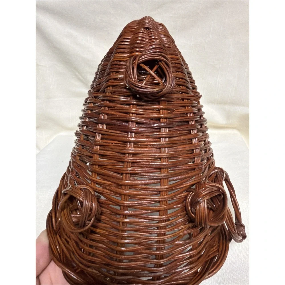 Brown Wicker Cornucopia Basket With Small Feet On Bottom 6